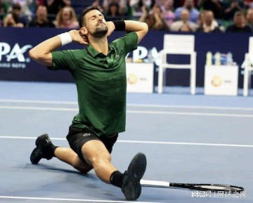 kaiyun开运·体育官方网站-德约再收退赛礼造高端局，前四种子会师澳网半决赛！