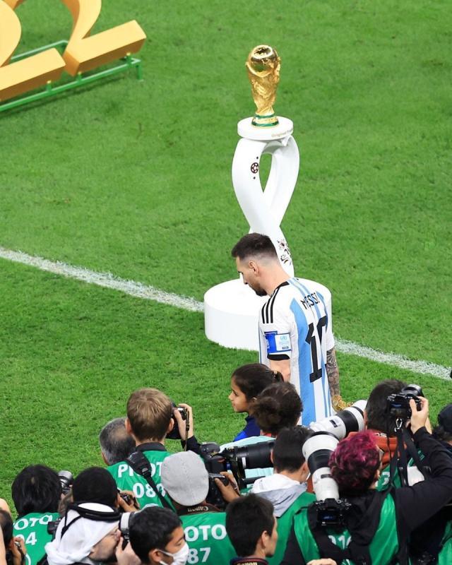 1671376538442082832.jpg FkRMruvXwAIE1MA.jpg