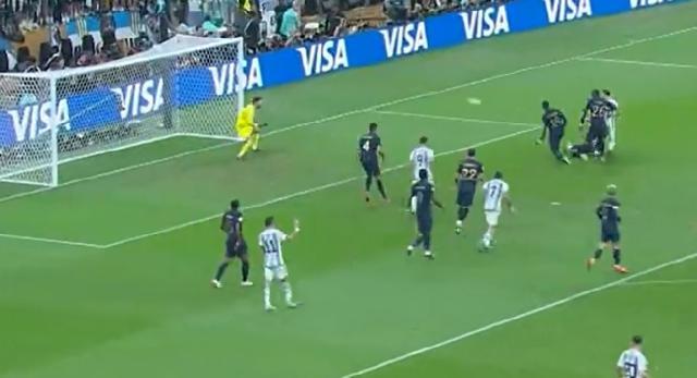 1671380993371004095.jpg 76885768756.jpg